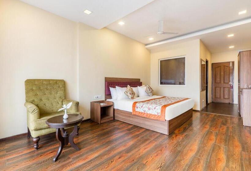 Deluxe Room Mountain View, Summit Barsana Resort & Spa