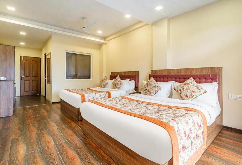 اتاق خانوادگی با چشم‌انداز کوه, Summit Barsana Resort & Spa