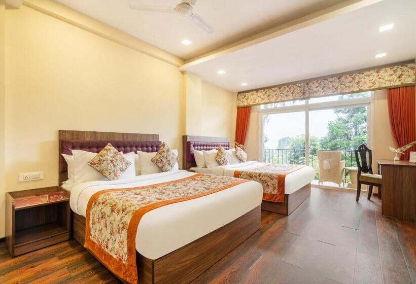اتاق خانوادگی با چشم‌انداز کوه, Summit Barsana Resort & Spa