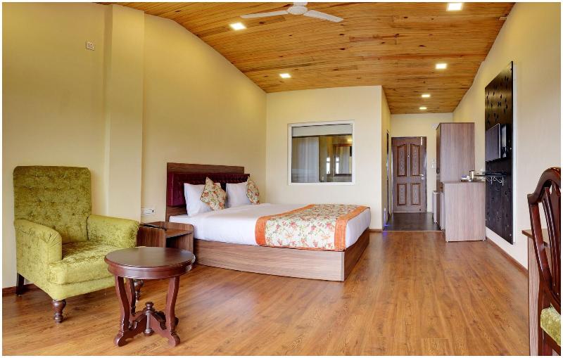 اتاق لوکس, Summit Barsana Resort & Spa