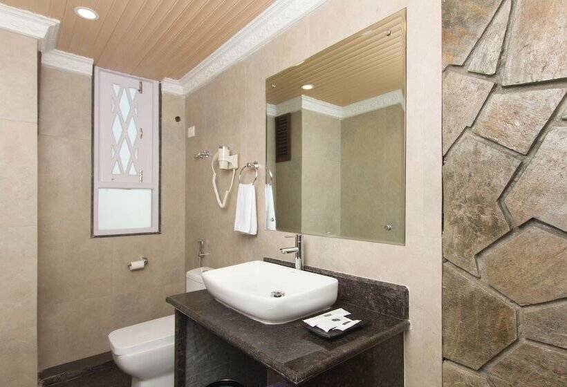 Deluxe Room Mountain View, Summit Barsana Resort & Spa