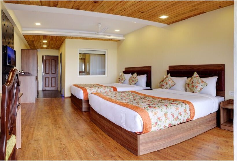 اتاق خانوادگی با چشم‌انداز کوه, Summit Barsana Resort & Spa