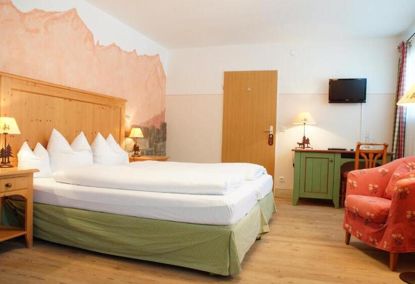اتاق استاندارد سه نفره, Landhotel Panorama