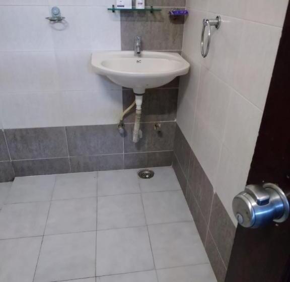 اتاق لوکس, Nirmalvilla Service Apartments