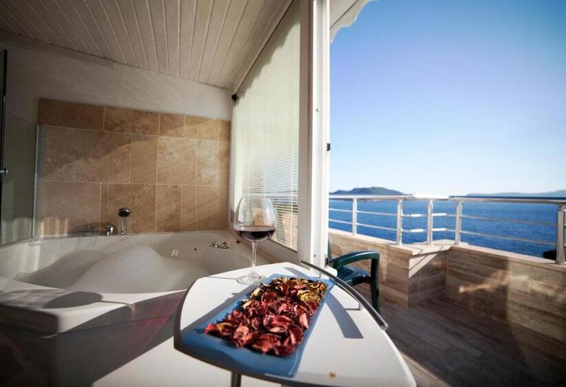 Suite Sea View, Nur