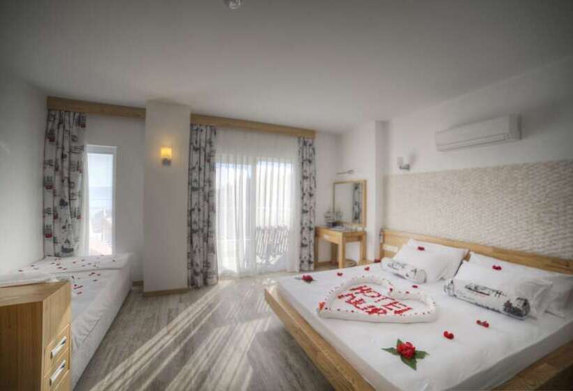 Triple Room Sea View, Nur