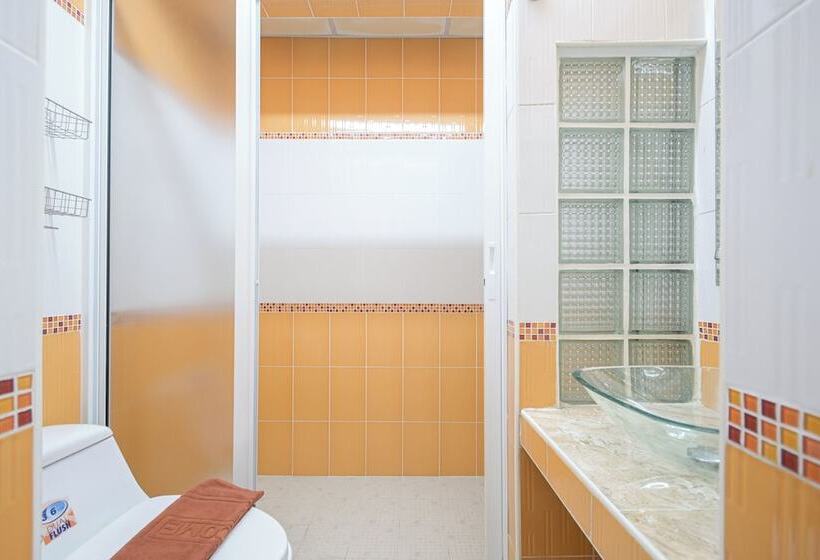 اتاق استاندارد سه نفره, Ac Habitat Bangkok