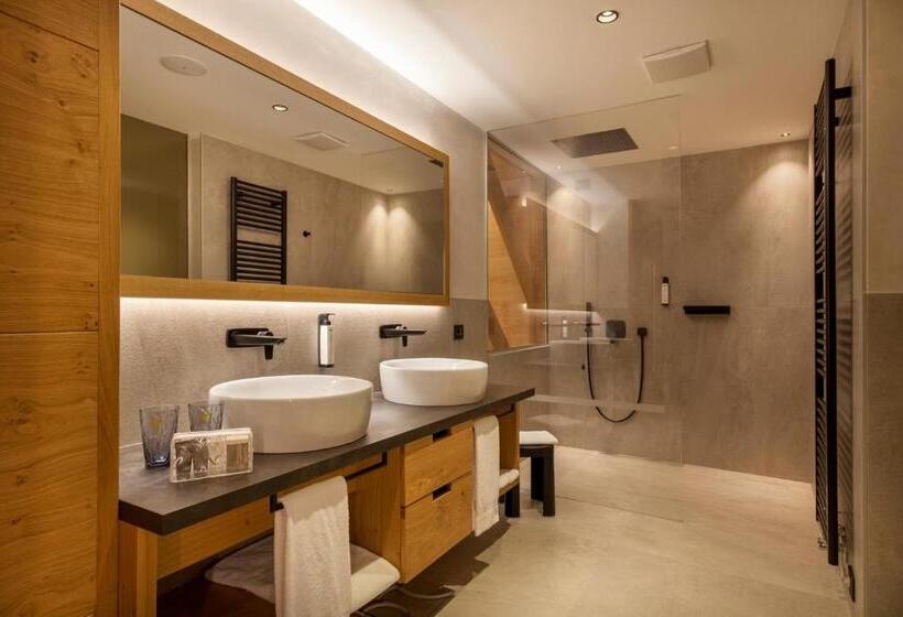 اتاق استاندارد با تخت بزرگ, Adler Hotel Wellness & Spa   Andalo
