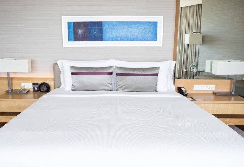 Junior suite with river view, Avani Plus Riverside Bangkok