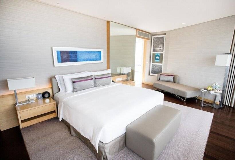 Junior suite with river view, Avani+ Riverside Bangkok