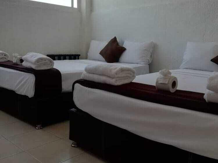 Standard Room 2 Double Beds, D Cesar  Acapulco