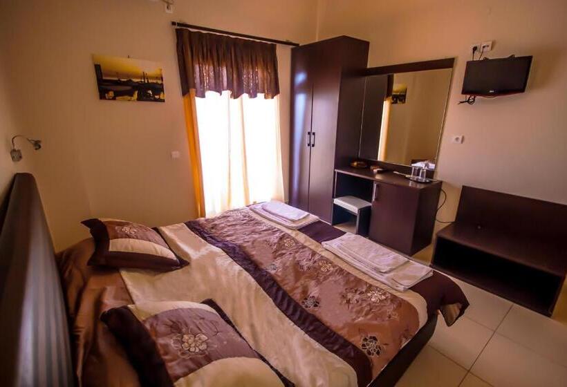 Standard Room, Plaza