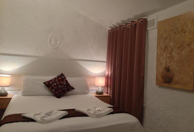 اتاق استاندارد سه نفره, Wilsons Hotel   Blackpool Tower View