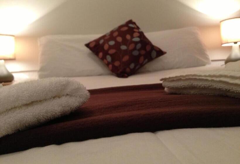 اتاق استاندارد سه نفره, Wilsons Hotel   Blackpool Tower View