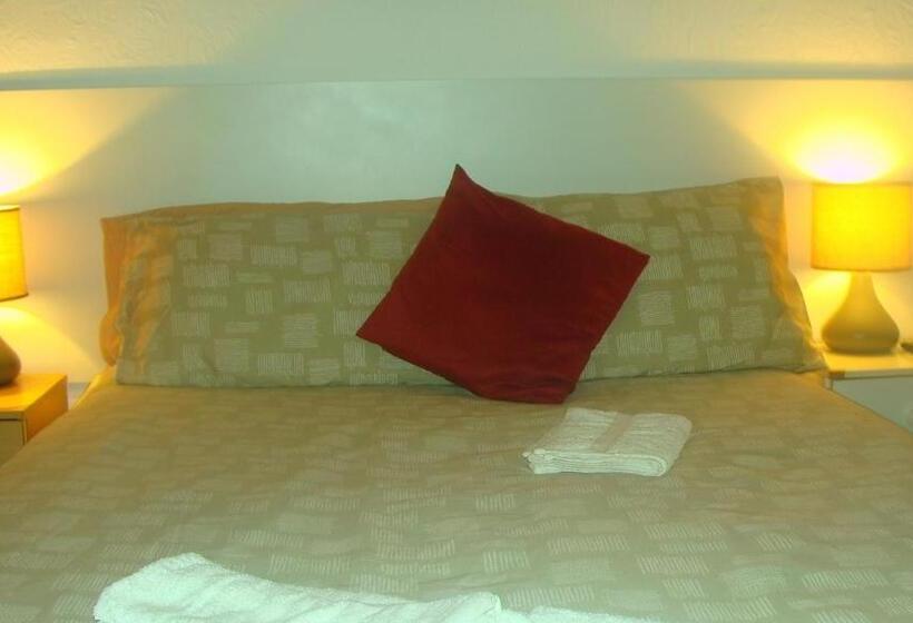 اتاق استاندارد سه نفره, Wilsons Hotel   Blackpool Tower View
