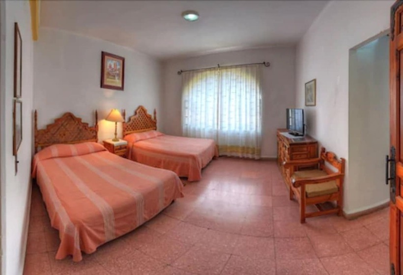 Standard Quadruple Room, Posada San Javier