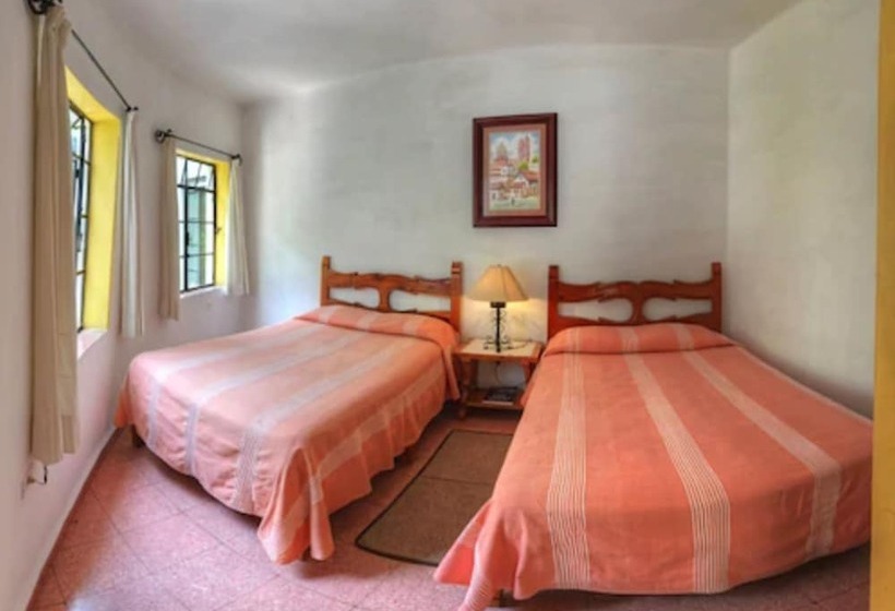 Standard Quadruple Room, Posada San Javier