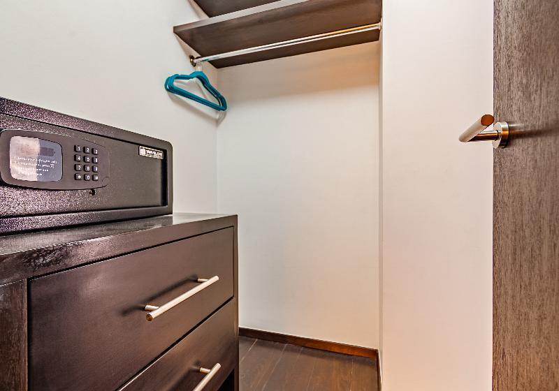 سوییت لوکس, Suites Teca Once