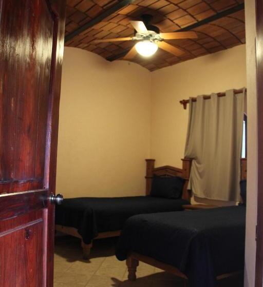 اتاق اساندارد با چشم‌انداز جانبی به دریا, Villas Vista Suites Sayulita