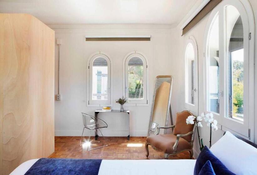سوییت سوپریور, Box Art Hotel   La Torre