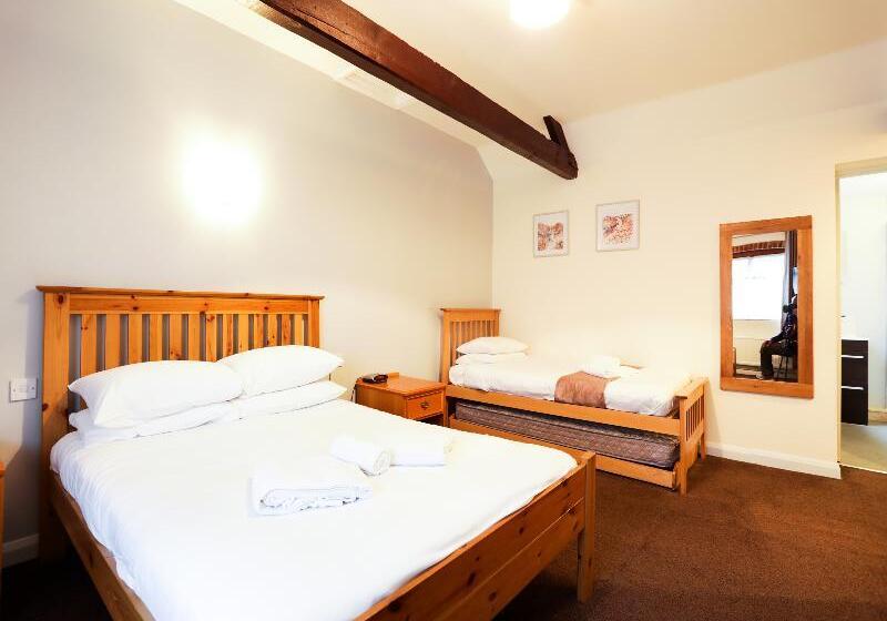 اتاق استاندارد چهار تخته, Elm Farm Country House