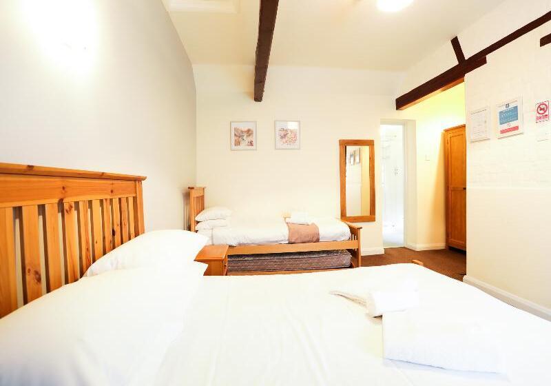 اتاق استاندارد چهار تخته, Elm Farm Country House