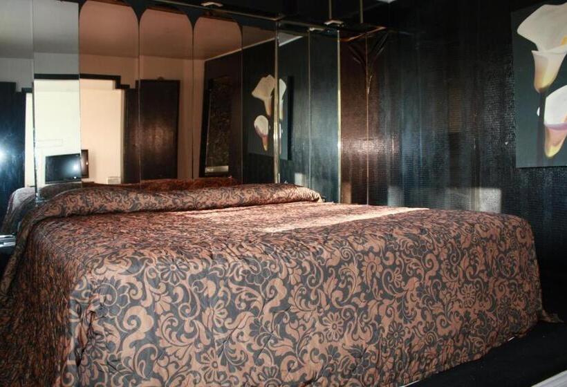 سوییت لوکس, Grand Motel Saint Hubert
