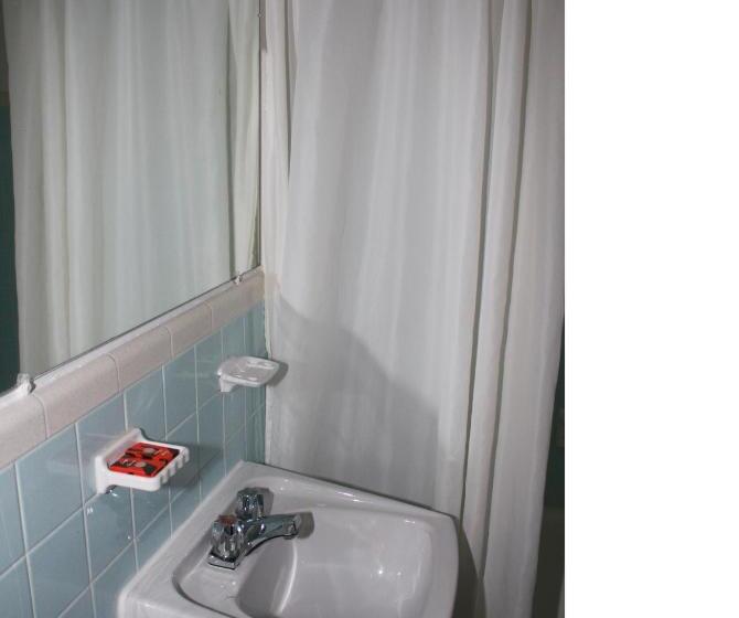 اتاق اکونومی, Grand Motel Saint Hubert