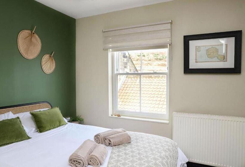 Standard Room, Endeavour, Staithes
