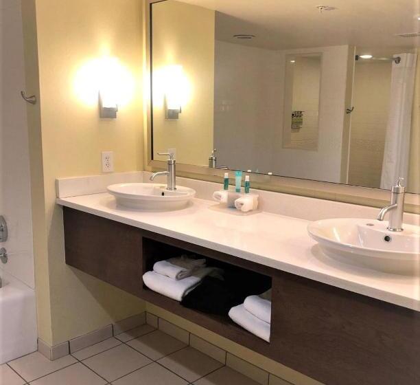 اتاق استاندارد, Holiday Inn Express Indianapolis  Fishers, An Ihg