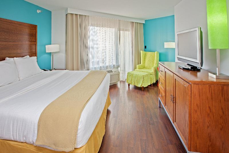 اتاق استاندارد با تخت بزرگ, Holiday Inn Express Indianapolis  Fishers, An Ihg