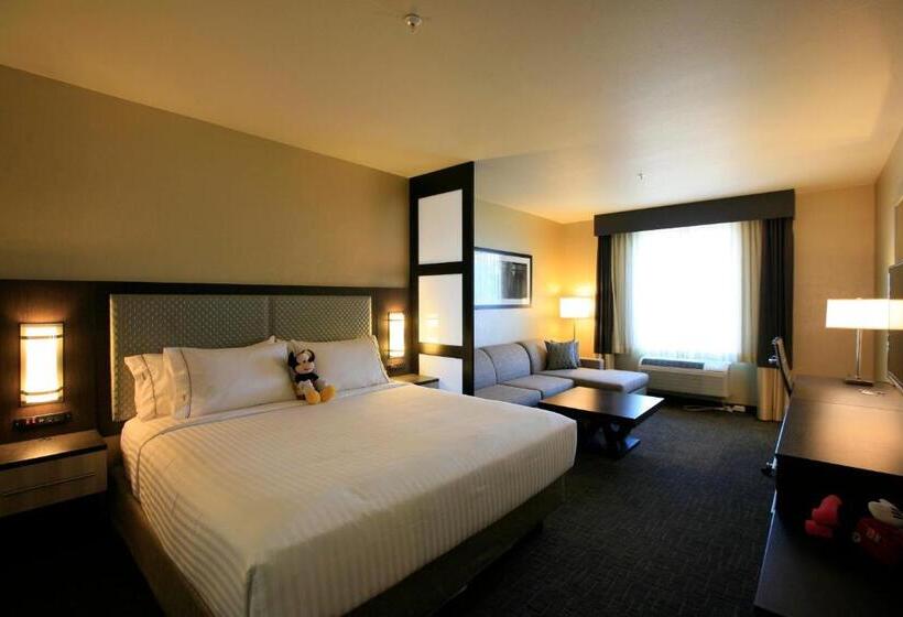 Suite King Size Bed, Holiday Inn Express & Suites Anaheim Resort Area