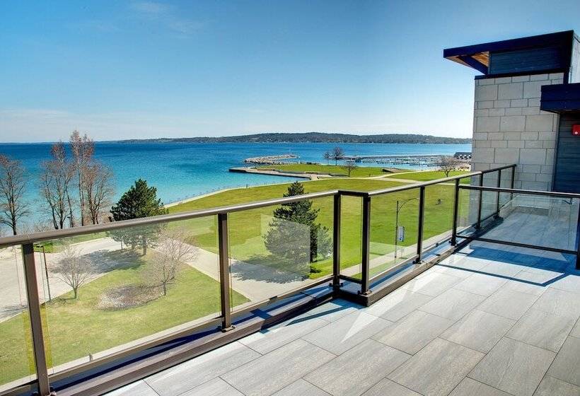 اتاق استاندارد با 2 تخت دوبل, Indigo Traverse City, An Ihg