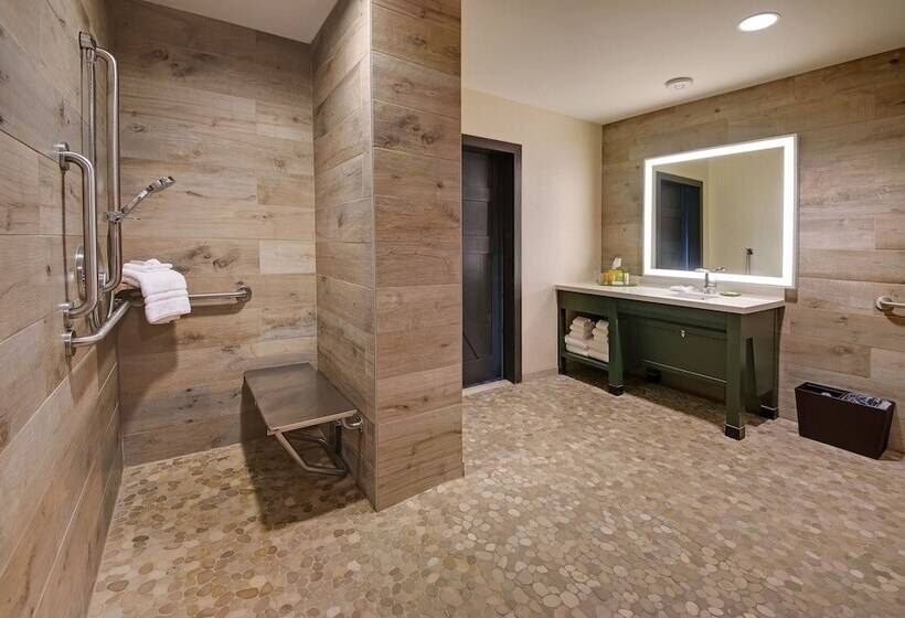 سوئیت برای معلولان, Indigo Traverse City, An Ihg