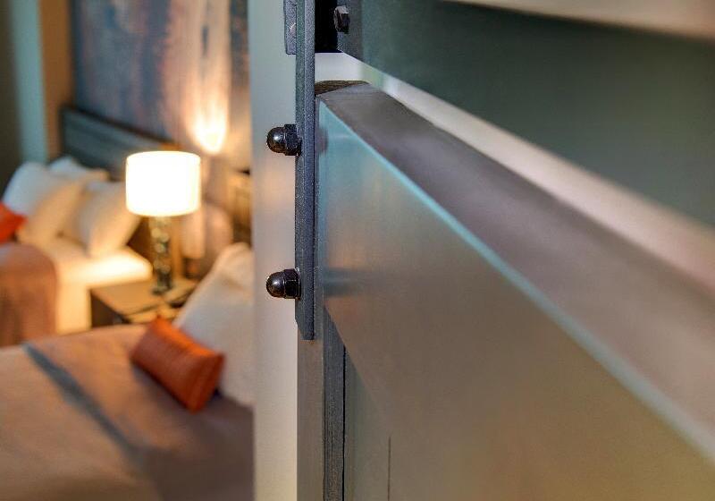 اتاق استاندارد, Indigo Traverse City, An Ihg