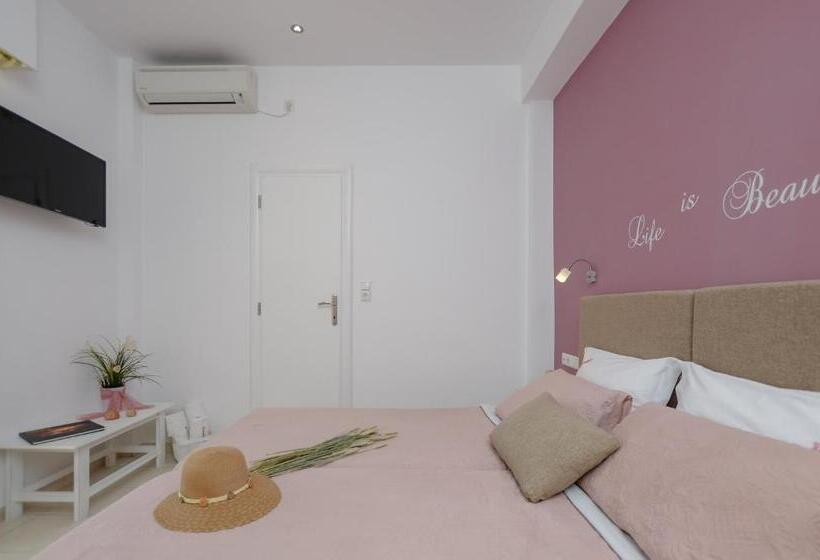 اتاق لوکس با چشم‌انداز دریا, Panormos Hotel And Studios