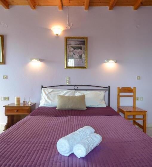 استودیوی استاندارد, Panormos Hotel And Studios