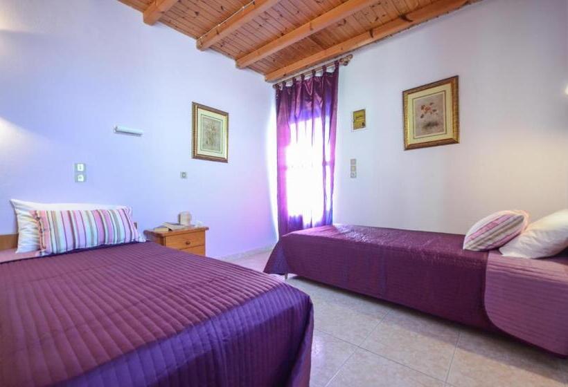 استودیوی استاندارد, Panormos Hotel And Studios