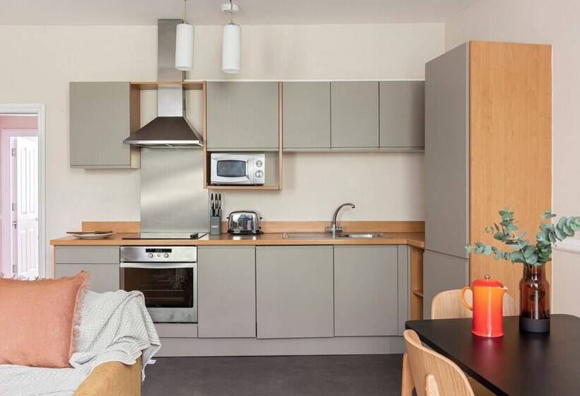 آپارتمان سوپریور 1 خوابه, Saco Bristol  West India House