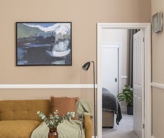 آپارتمان 1 خوابه, Saco Bristol  West India House