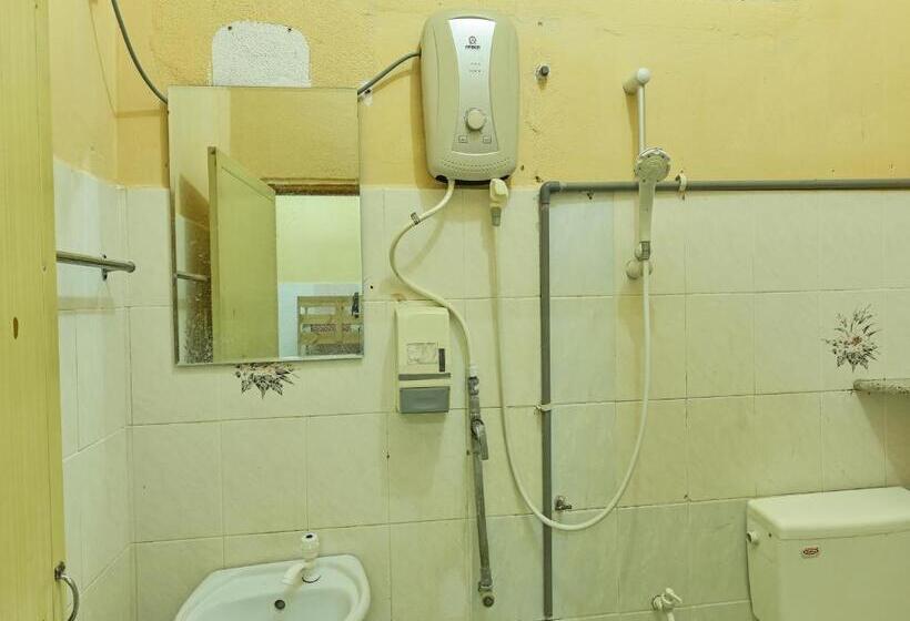 اتاق سوپریور خانوادگی, Oyo 90702 Empire Inn 1