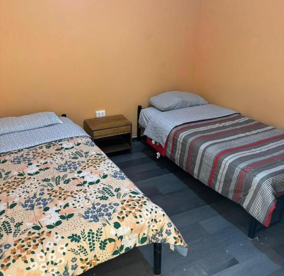 اتاق استاندارد با سرویس بهداشتی مشترک, Hospedaje Personal Laboral Y Turistas