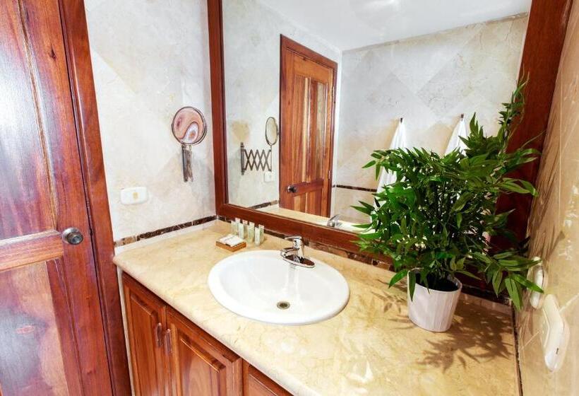 1 Bedroom Penthouse Apartment, Aventura Village Los Corales Beach And Spa