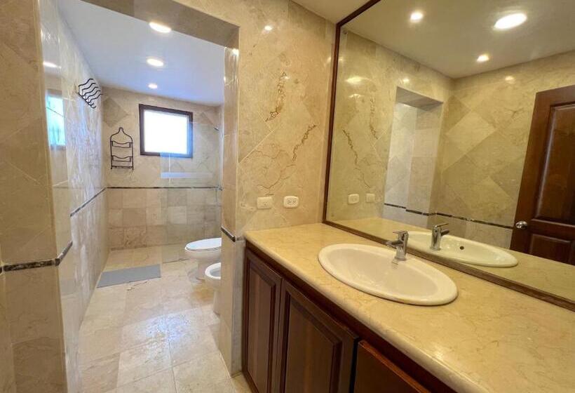 سوئیت با تخت بزرگ, Aventura Village Los Corales Beach And Spa
