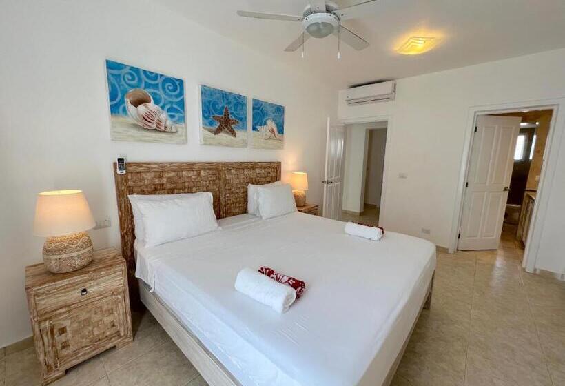 سوییت با چشم‌انداز استخر, Aventura Village Los Corales Beach And Spa