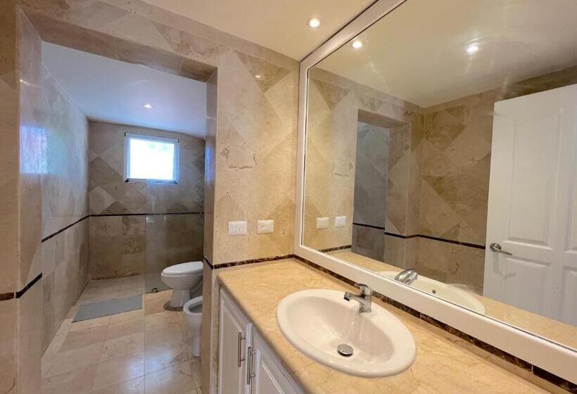 سوییت با چشم‌انداز استخر, Aventura Village Los Corales Beach And Spa