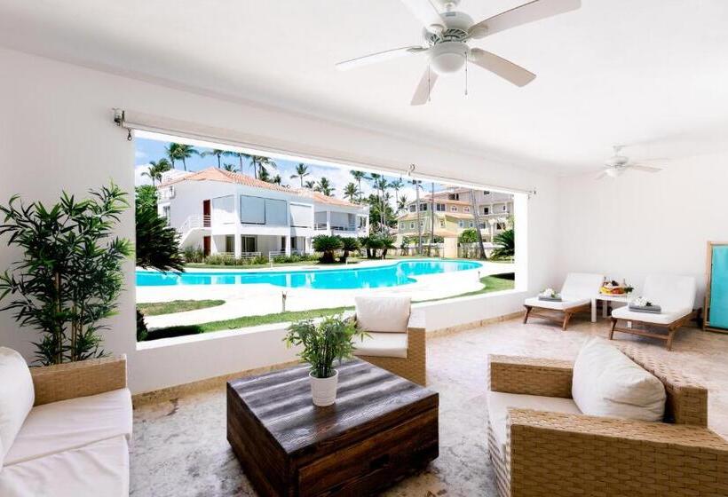 سوییت جونیور با چشم‌انداز استخر, Aventura Village Los Corales Beach And Spa