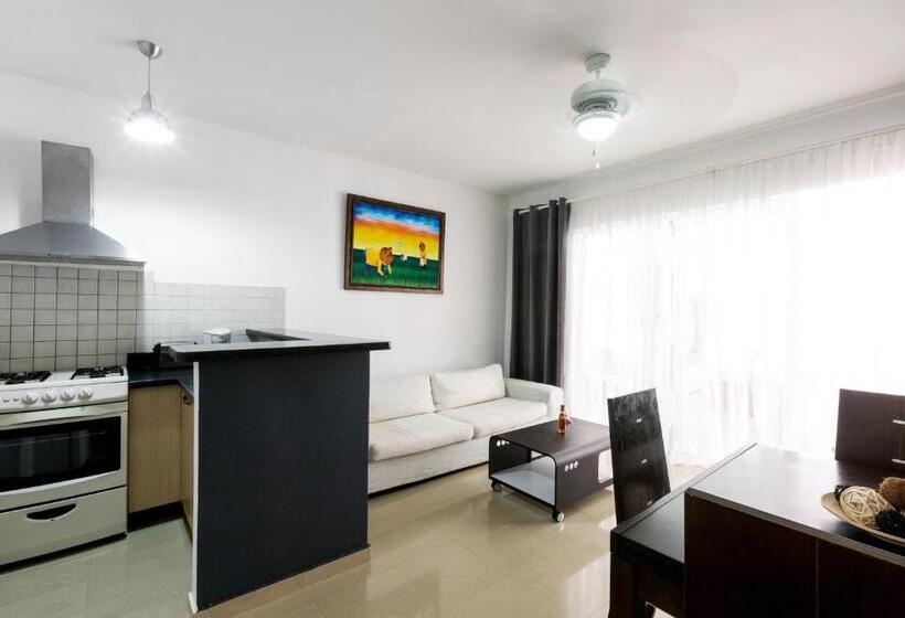 سوییت جونیور با چشم‌انداز استخر, Aventura Village Los Corales Beach And Spa