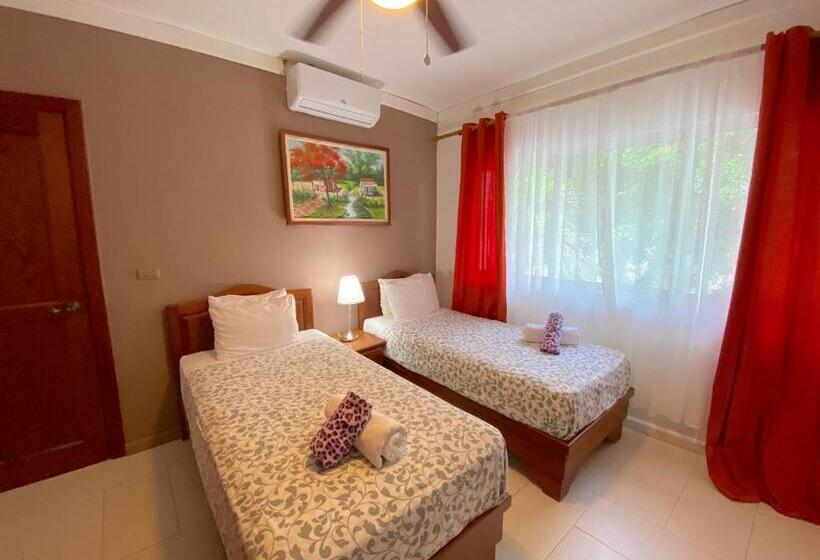 سوئیت با بالکن, Aventura Village Los Corales Beach And Spa