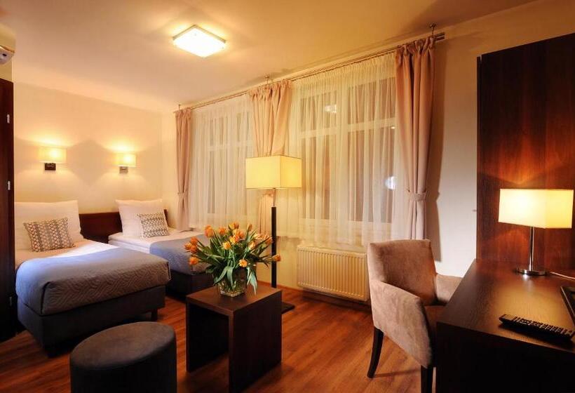 اتاق استاندارد سه نفره, Armon Residence